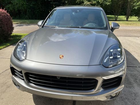 Used 2016 Porsche Cayenne S AWD/4WD image 9