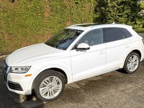 Used 2018 Audi Q5 2.0T Premium Plus w/ Premium Plus Package AWD/4WD image 1