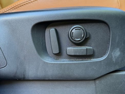 Used 2019 Land Rover Discovery HSE AWD/4WD image 15