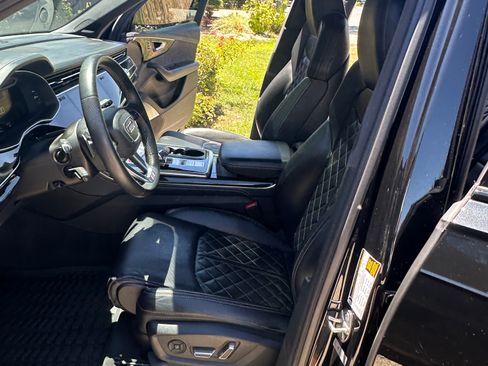 Used 2023 Audi SQ7 Prestige AWD/4WD image 9