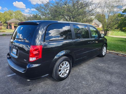 Used 2012 Dodge Grand Caravan R/T w/ Driver Convenience Group image 6