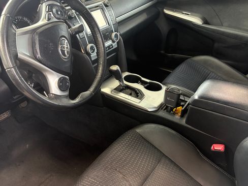 Used 2012 Toyota Camry SE image 5