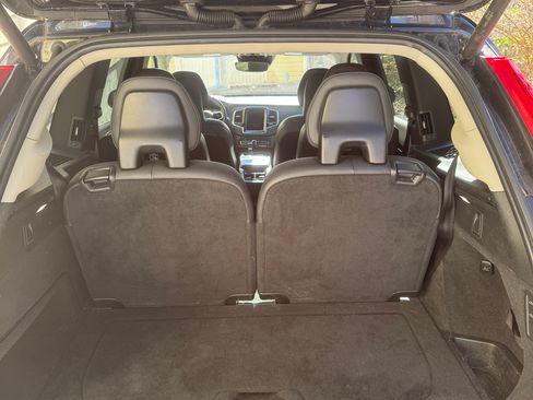 Used 2016 Volvo XC90 T6 Momentum w/ Momentum Plus Package image 14