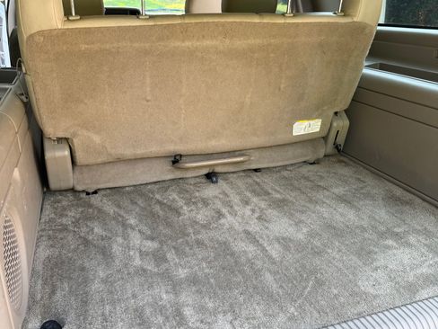 Used 2002 Chevrolet Suburban LS RWD image 20