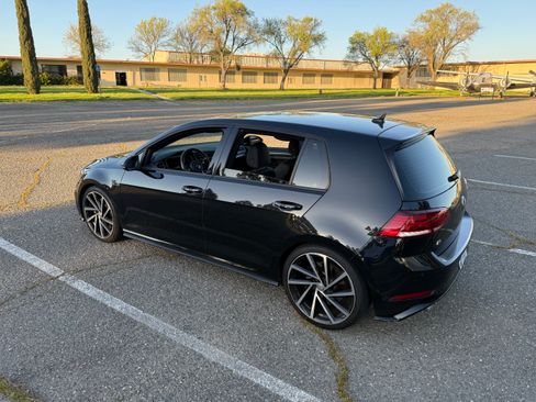 Used 2019 Volkswagen Golf 4-Door AWD/4WD image 5
