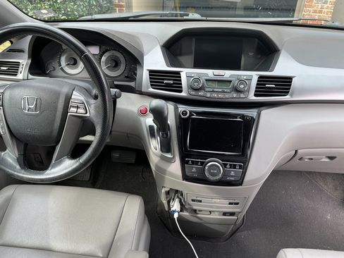 Used 2014 Honda Odyssey EX-L image 9