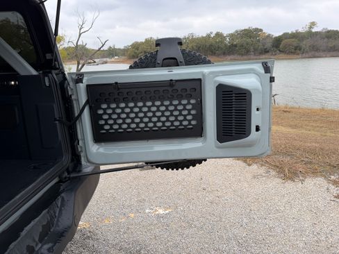 Used 2023 Ford Bronco Wildtrak image 8