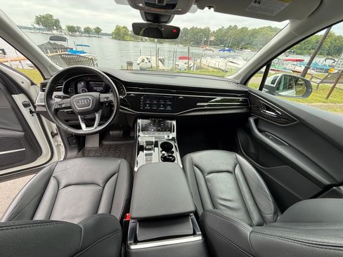 Used 2022 Audi Q7 3.0T Premium Plus w/ Premium Plus Package AWD/4WD image 26