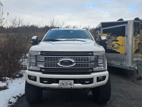 Used 2019 Ford F350 Platinum image 4
