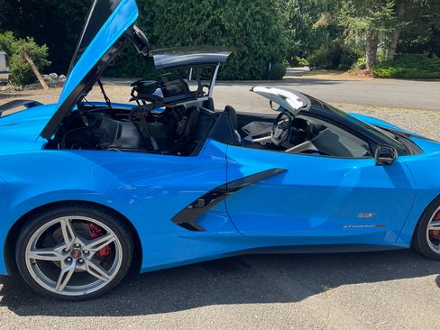 Used 2023 Chevrolet Corvette Stingray Premium Conv w/ Z51 Performance Package RWD image 25