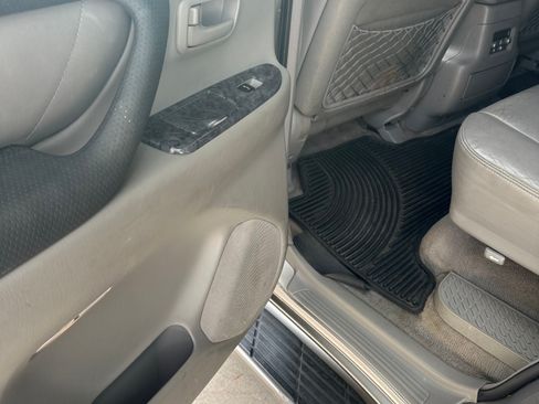 Used 2007 Toyota Land Cruiser image 7