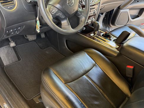 Used 2015 Nissan Pathfinder Platinum FWD image 11