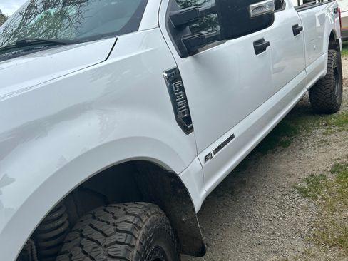 Used 2022 Ford F350 XLT image 2