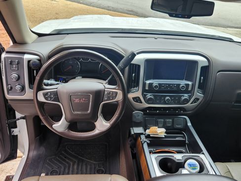 Used 2018 GMC Sierra 1500 SLT w/ SLT Premium Package image 9