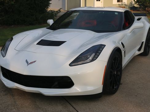 Used 2017 Chevrolet Corvette Grand Sport w/ Z07 Performance Package RWD image 18