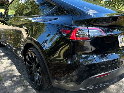 Used 2023 Tesla Model Y Performance AWD/4WD image 15