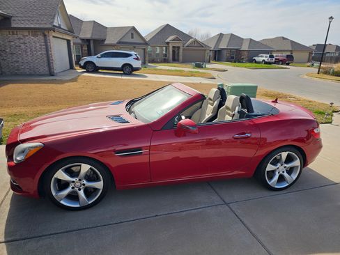 Used 2012 Mercedes-Benz SLK 350 image 4