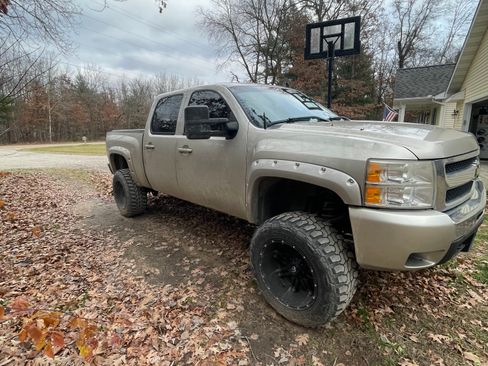 Used 2009 Chevrolet Silverado 1500 LTZ w/ Safety Package image 2