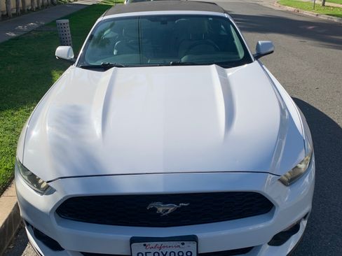 Used 2016 Ford Mustang Premium image 2