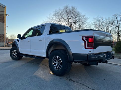 Used 2018 Ford F150 Raptor w/ Equipment Group 802A Luxury image 10