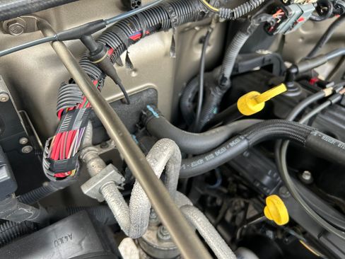 Used 2005 Jeep Wrangler Unlimited Rubicon w/ Sahara Edition Group image 15