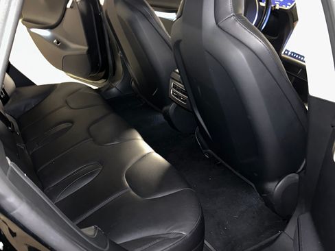 Used 2013 Tesla Model S image 9