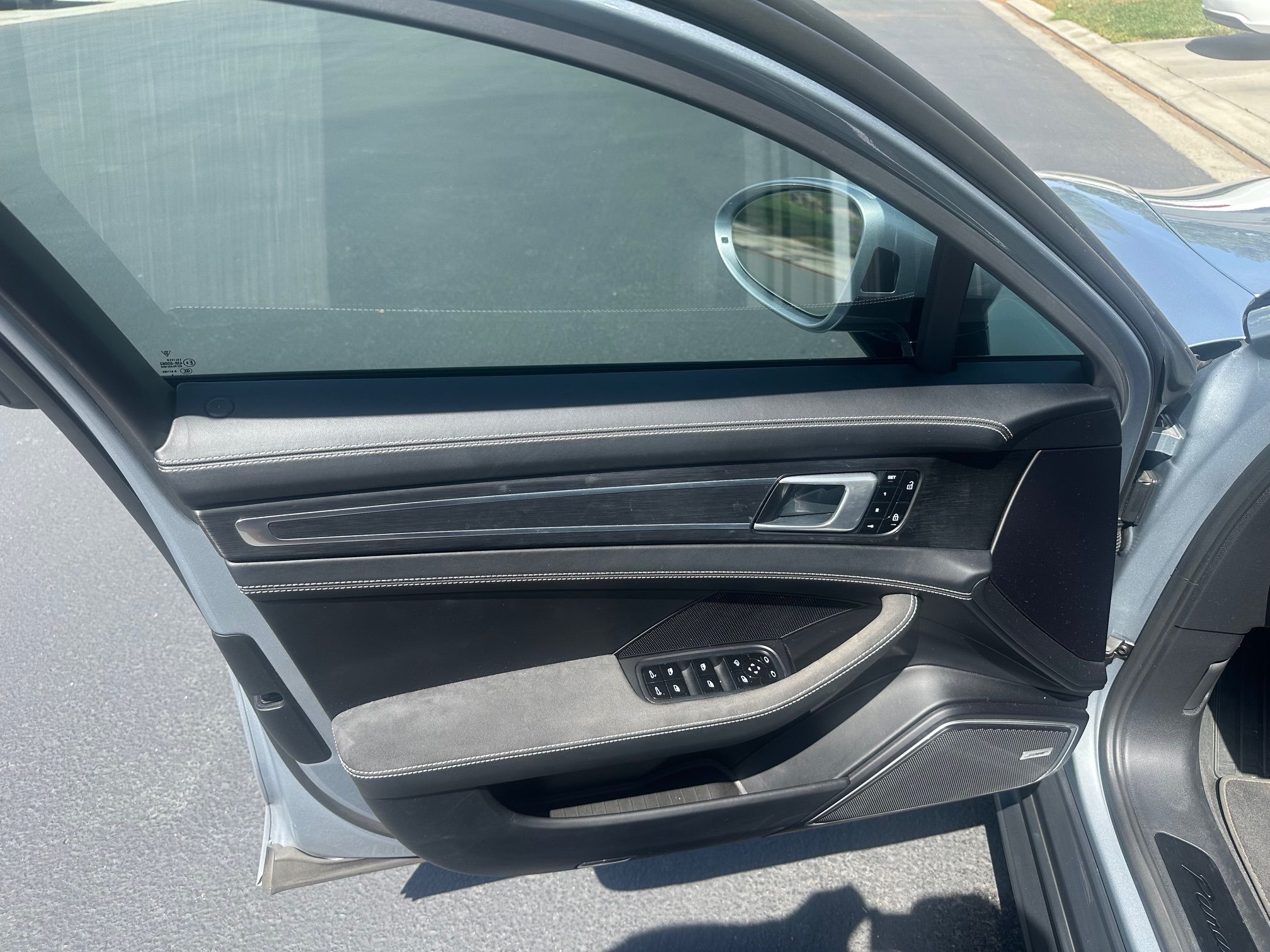 Used 2019 Porsche Panamera GTS AWD/4WD image 24