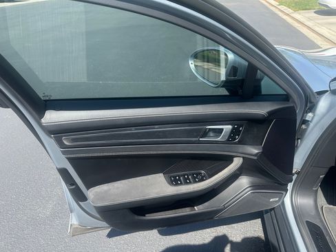 Used 2019 Porsche Panamera GTS image 24