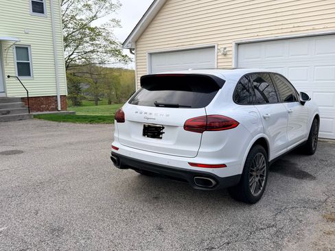 Used 2017 Porsche Cayenne Platinum Edition AWD/4WD image 5