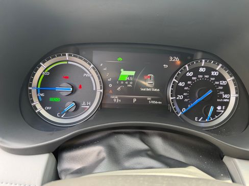 Used 2020 Toyota Highlander XLE AWD/4WD image 8