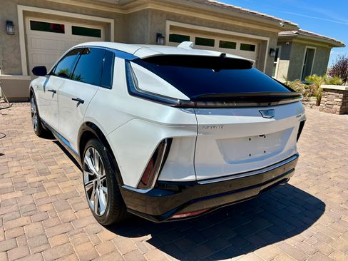 Used 2024 Cadillac Lyriq Luxury RWD image 5