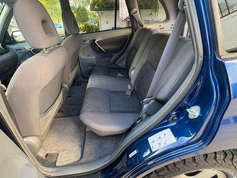 Used 2003 Toyota RAV4 4WD w/ Quick-Order Pkg image 13