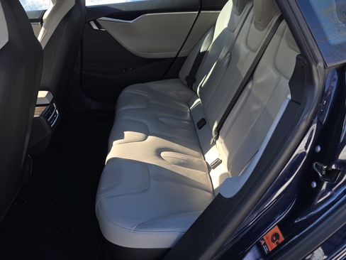 Used 2014 Tesla Model S image 10