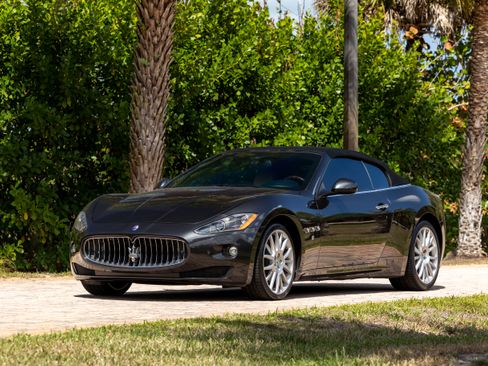 Used 2012 Maserati GranTurismo Convertible image 4