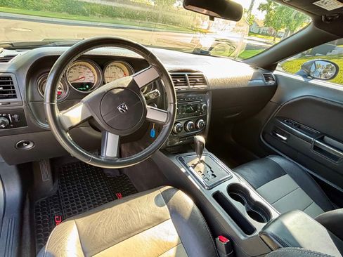 Used 2010 Dodge Challenger R/T RWD image 9