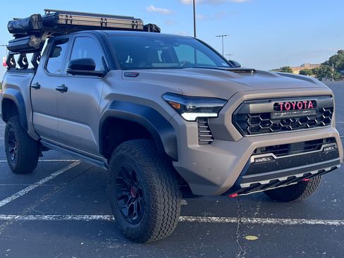 Used 2025 Toyota Tacoma TRD Pro AWD/4WD image 14