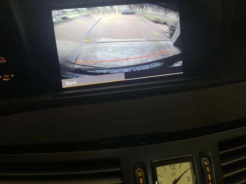 Used 2011 Mercedes-Benz S 550 4MATIC image 9