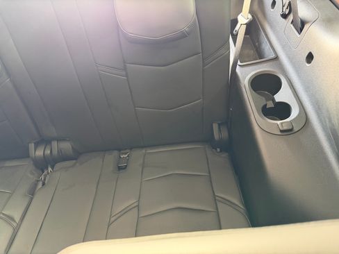 Used 2015 Cadillac Escalade ESV Premium image 28