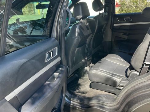 Used 2016 Ford Explorer XLT w/ Equipment Group 202A image 12