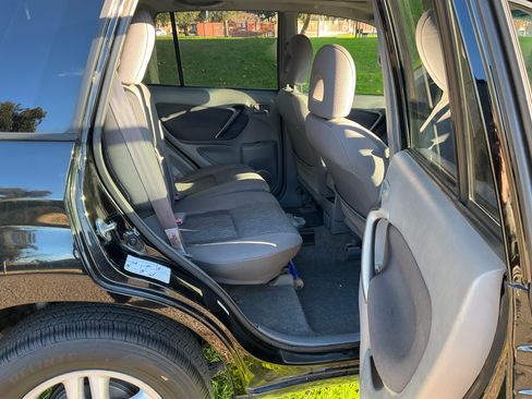 Used 2002 Toyota RAV4 2WD image 4