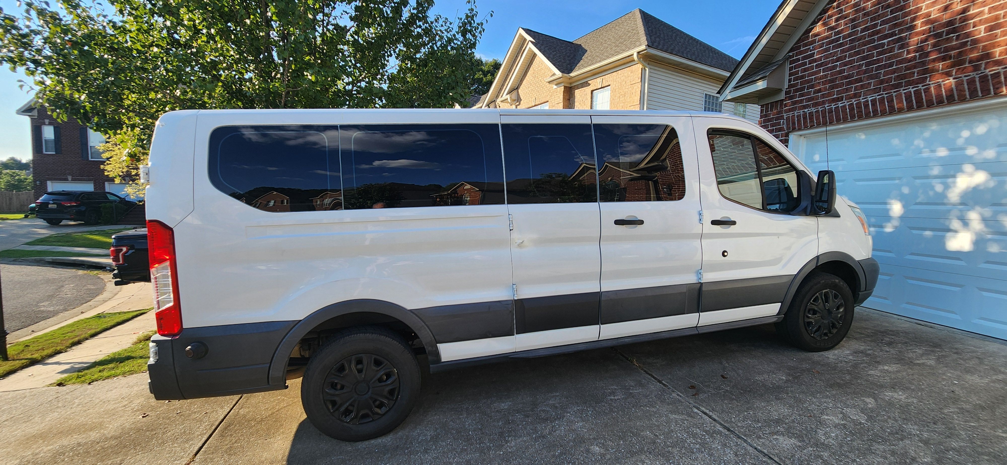 Used 2017 Ford Transit 350 XLT RWD image 8
