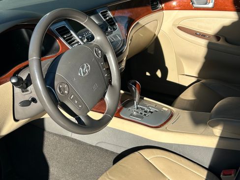 Used 2012 Hyundai Genesis 3.8 image 10