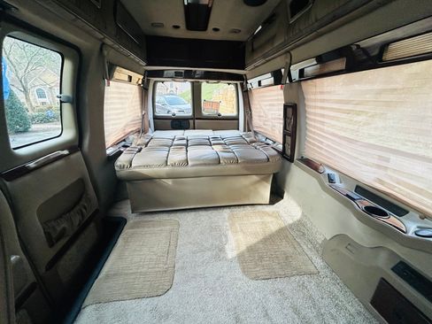 Used 2002 Chevrolet Express 1500 w/ LS Preferred Equipment Group image 17