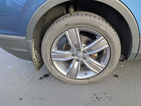 Used 2019 Volkswagen Tiguan SEL Premium w/ 3rd Row Seat Package image 16