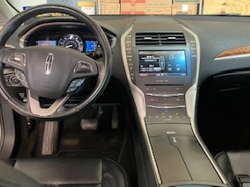 Used 2016 Lincoln MKZ Hybrid FWD image 9