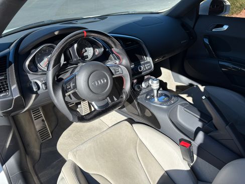 Used 2009 Audi R8 V8 image 9