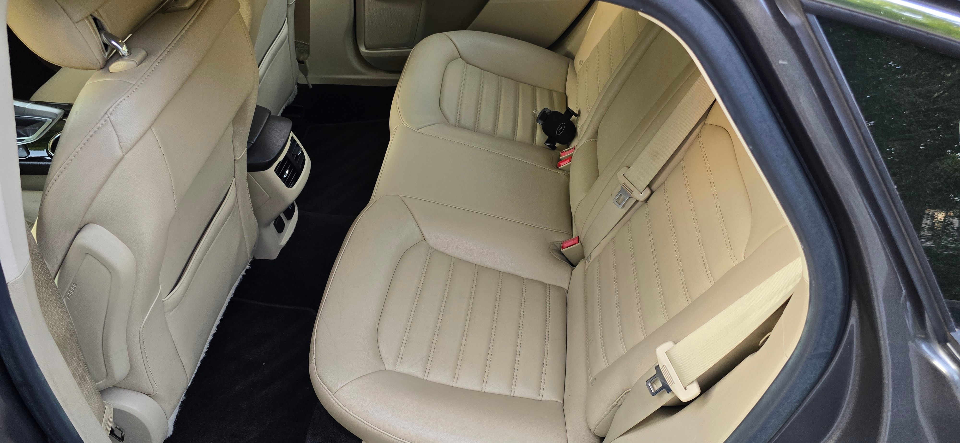 Used 2014 Ford Fusion SE w/ Equipment Group 202A FWD image 14