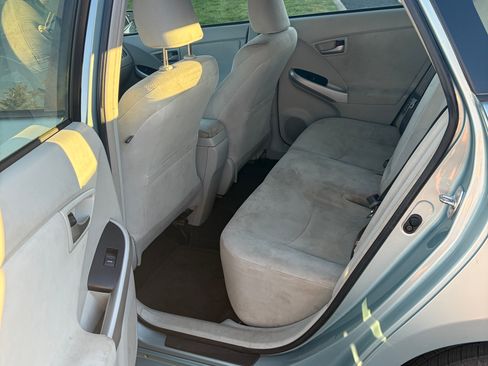 Used 2014 Toyota Prius Two FWD image 9