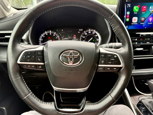 Used 2022 Toyota Highlander Platinum AWD/4WD image 10