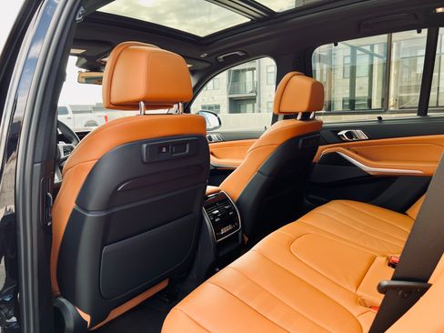 Used 2022 BMW X5 M50i w/ Executive Package image 16